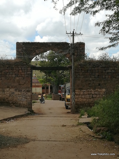 Entrance gate in Pachhapur Village